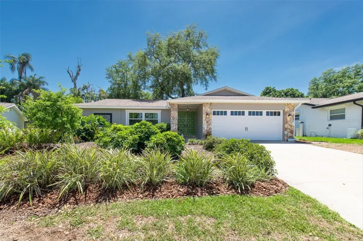 25 Harbor Woods Cir