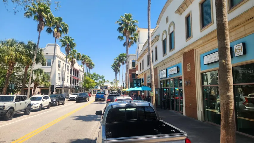 Main St (USA)