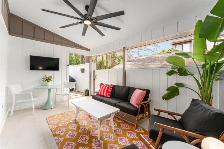 Plenty of space on the rear porch