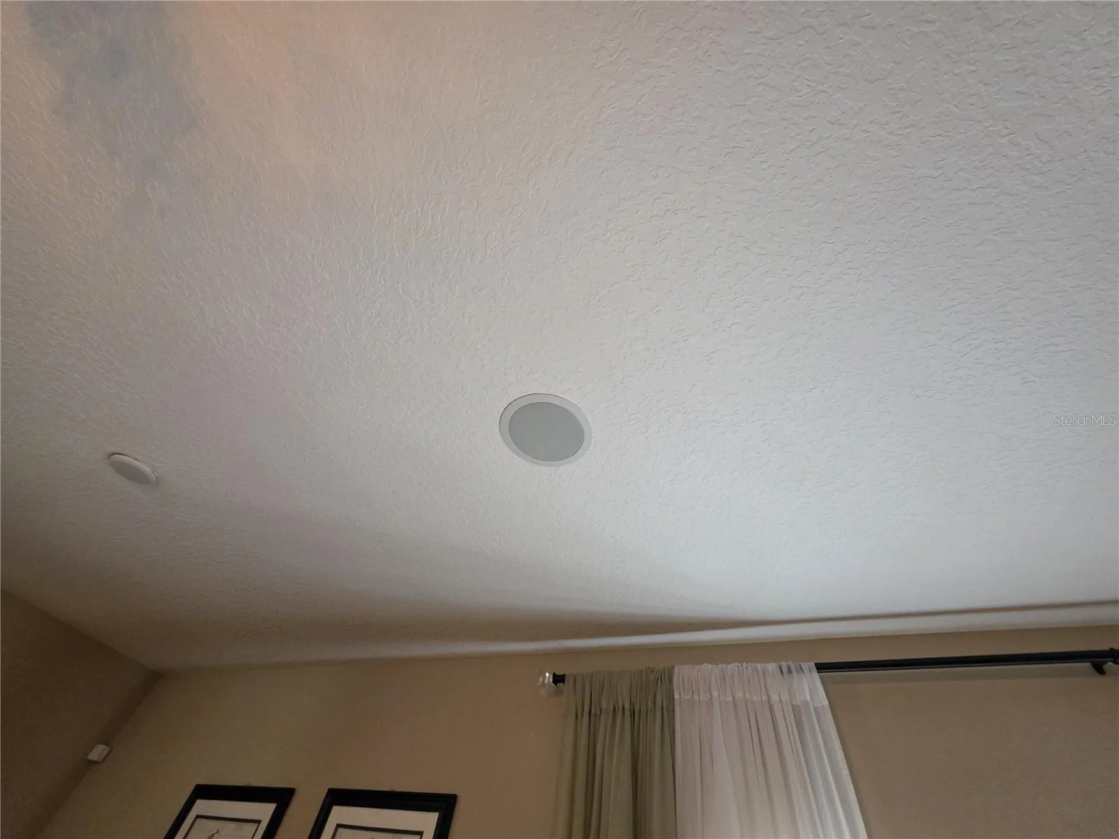 Souns system speaker