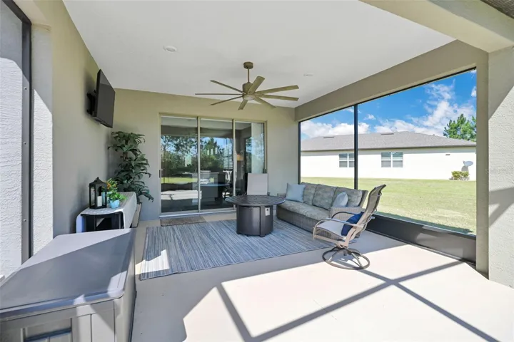 Extended Screened Lanai w/ included Flatscreen TV & Large Ceiling Fan