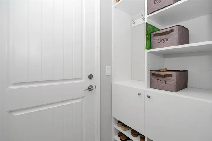Handy Built-in Drop Zone