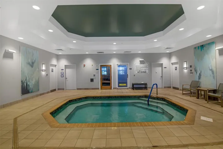 Indoor Hot Tub - Elan Spa & Gym