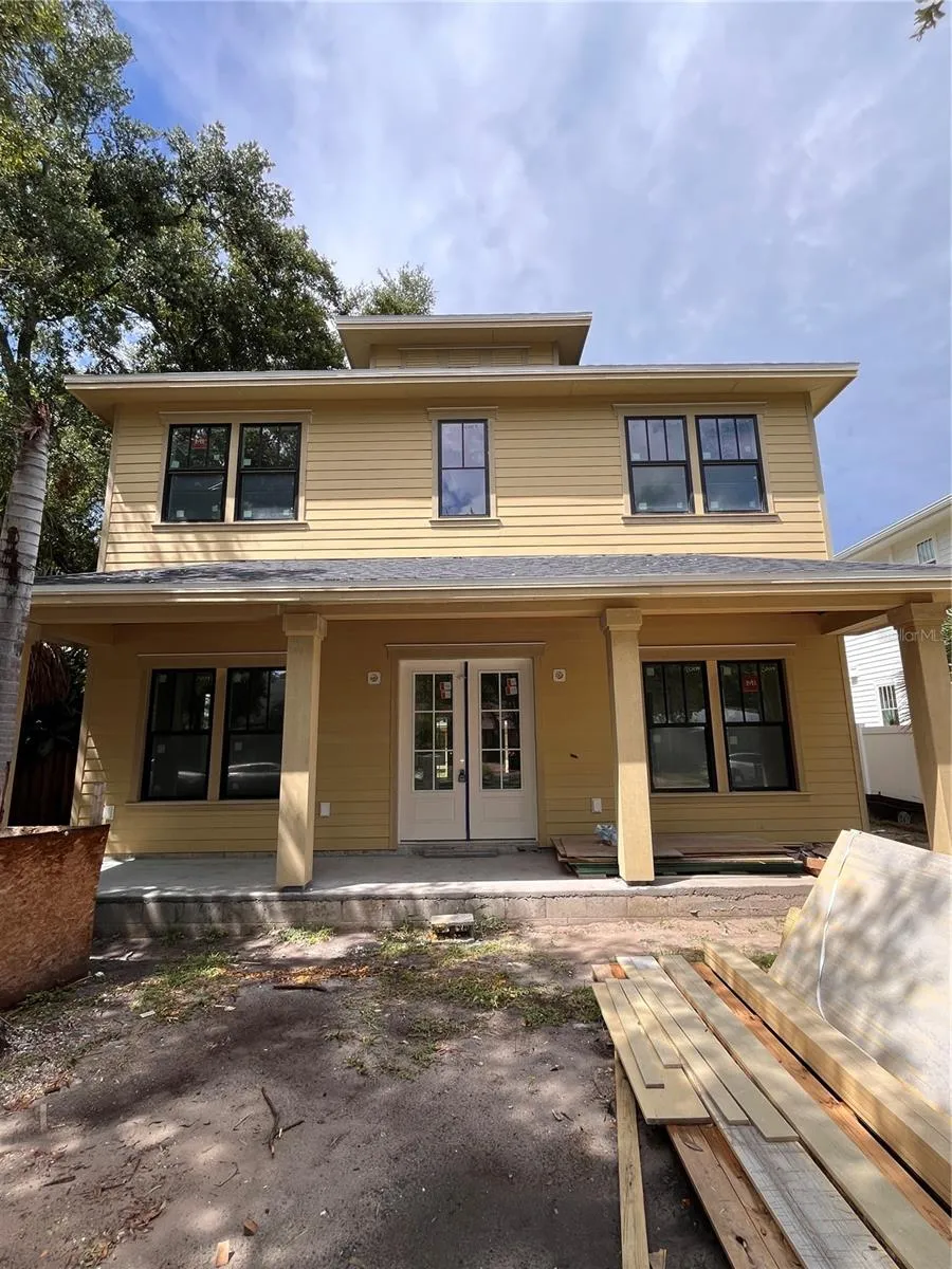 485 11th Ave Exterior
