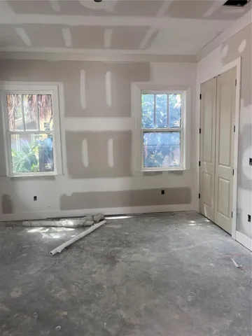 Bedroom /DEN with closet