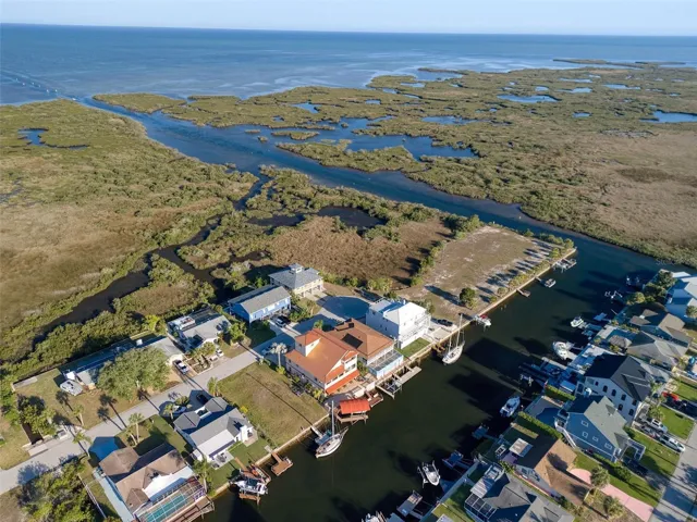 Easy access to the Gulf of America.