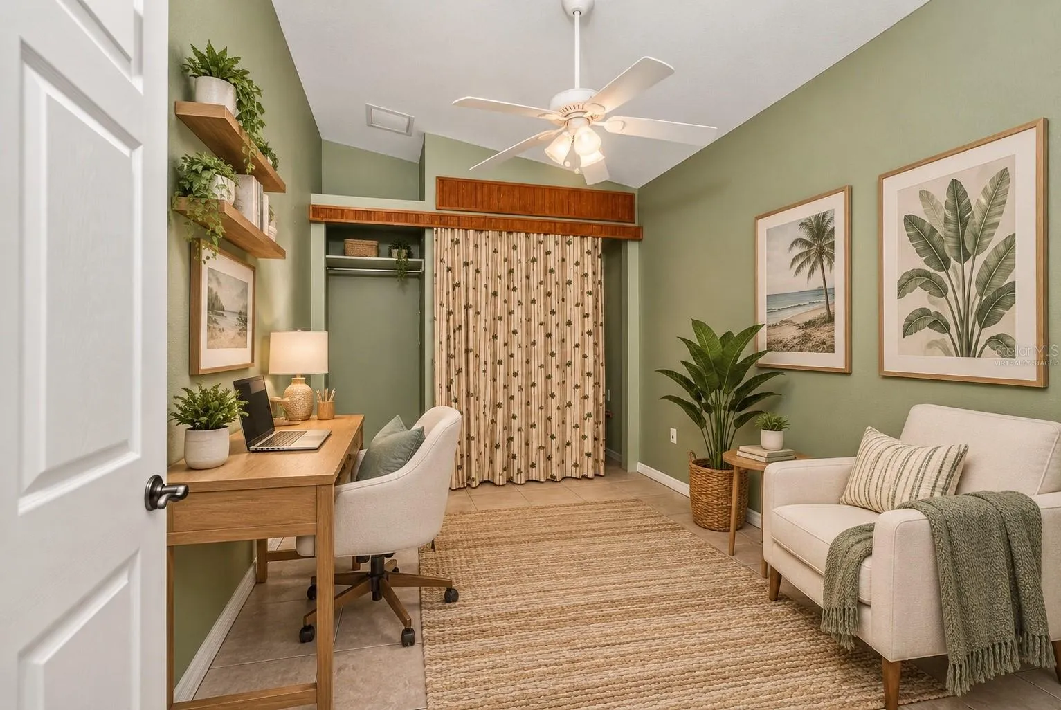 Bed 3/office space virtually staged