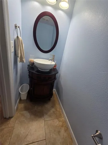 1/2 Bathroom Off The Kitchen