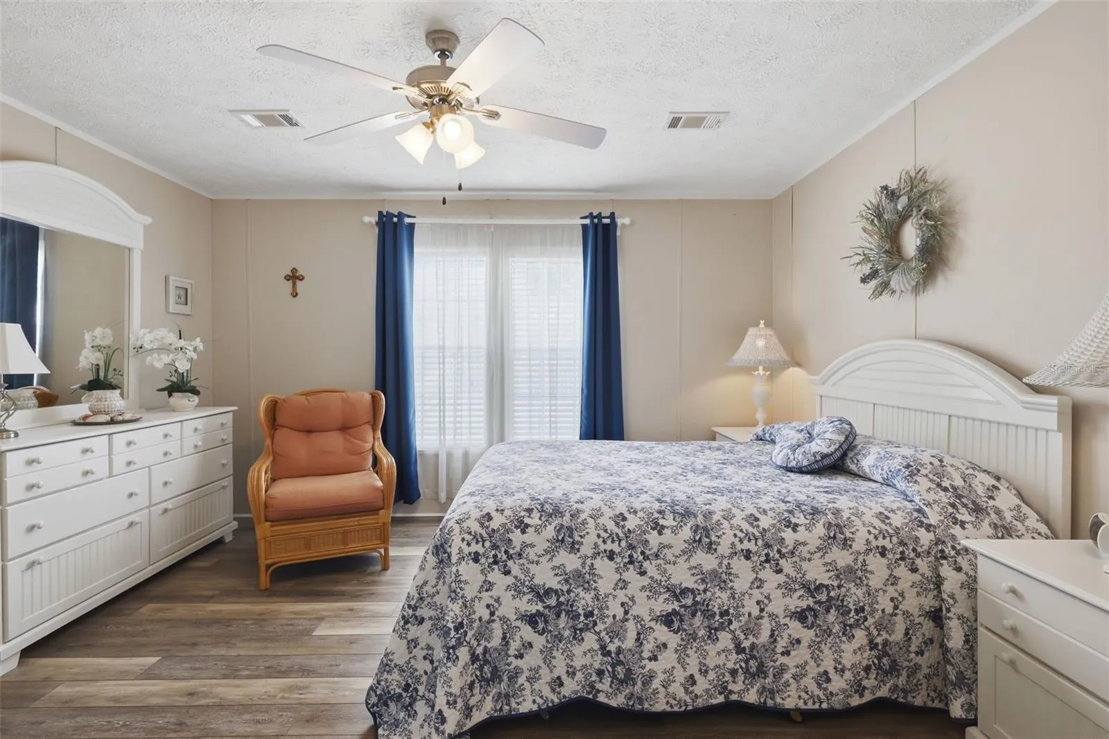 Large primary bedroom w/ upgraded LVP flooring
