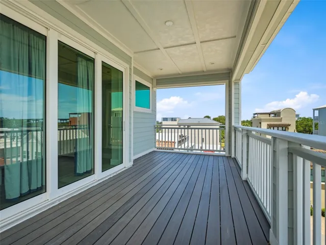 4th FL Balcony/Deck