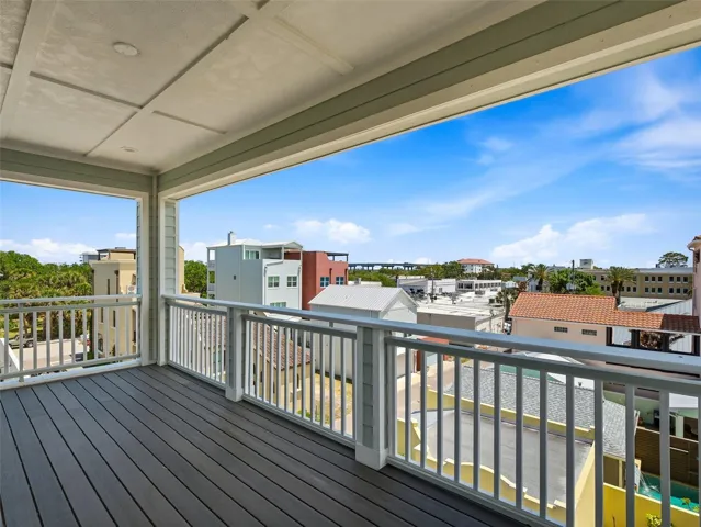 4th FL Balcony/Deck