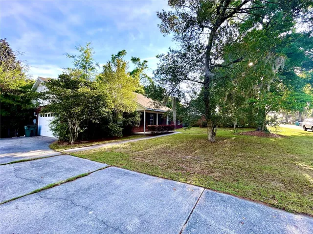Driveway to side garage