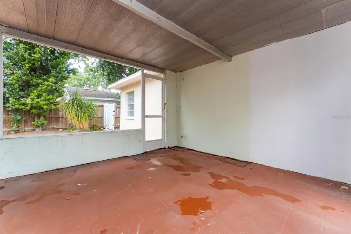 Screened-in porch