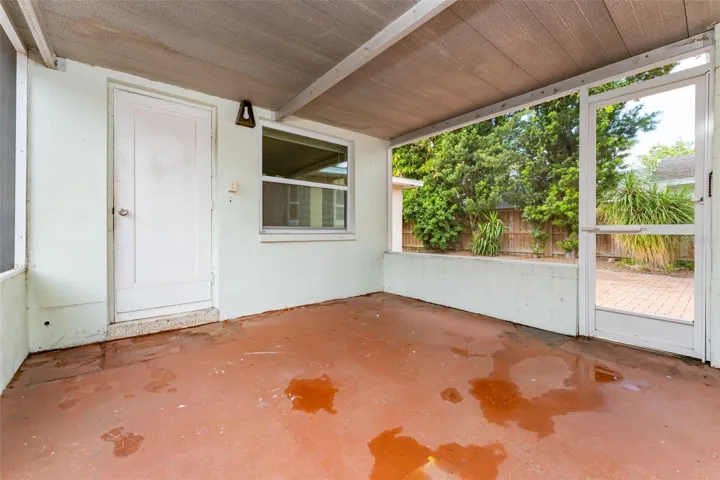 Screened-in porch