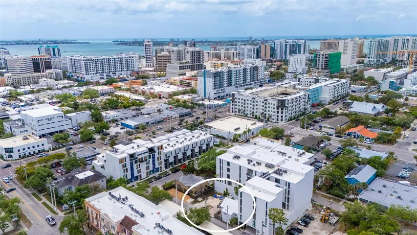 Very close to all things downtown Sarasota and just blocks to the Bay Park at Sarasota Bay.