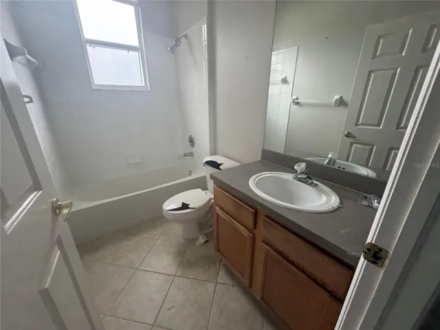 hall bath 2