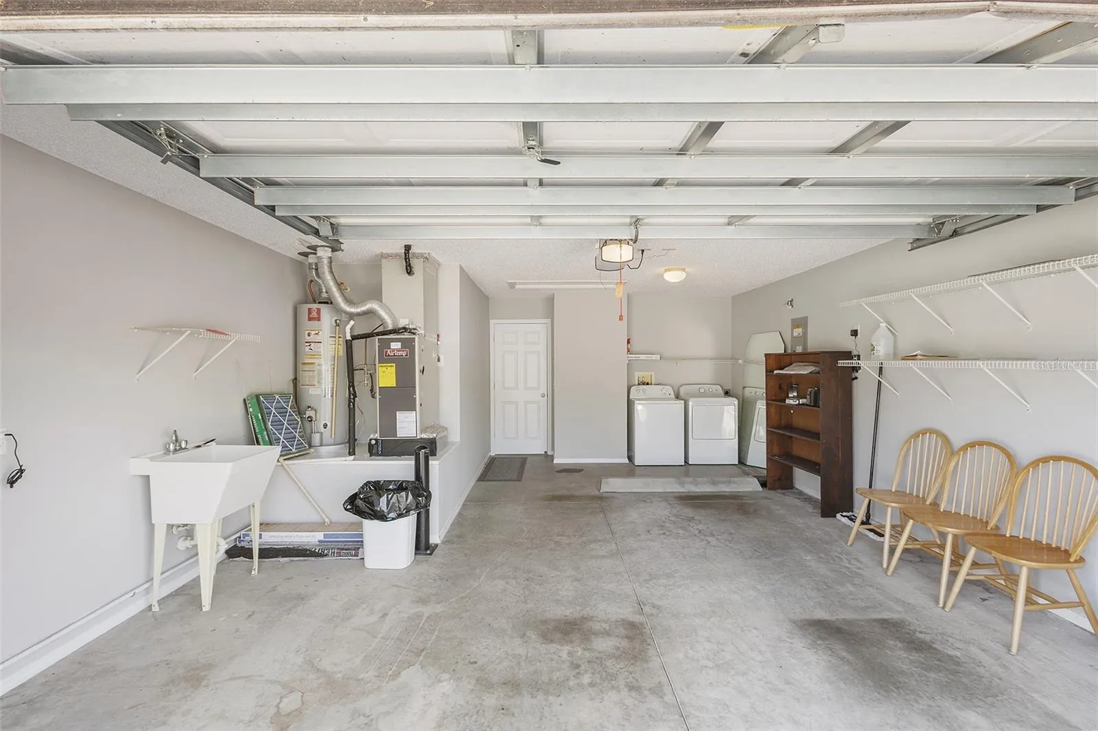 garage - utility sink - 1 car + golf cart