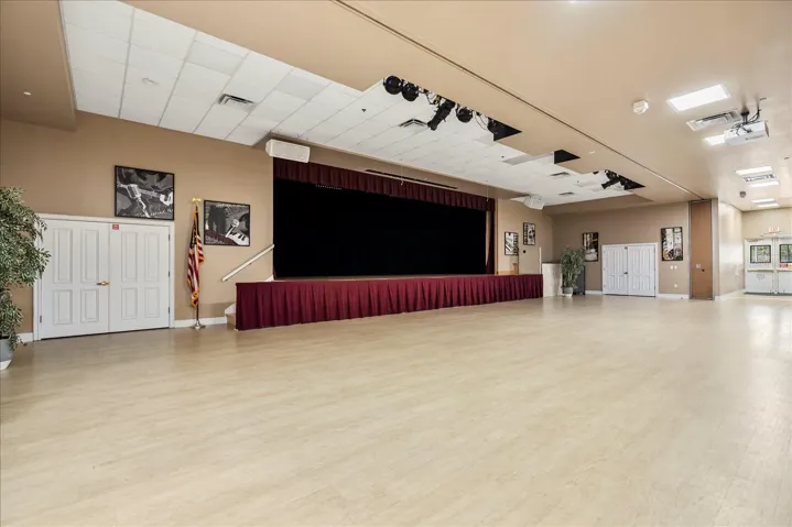 Clubhouse Theater/Ballroom