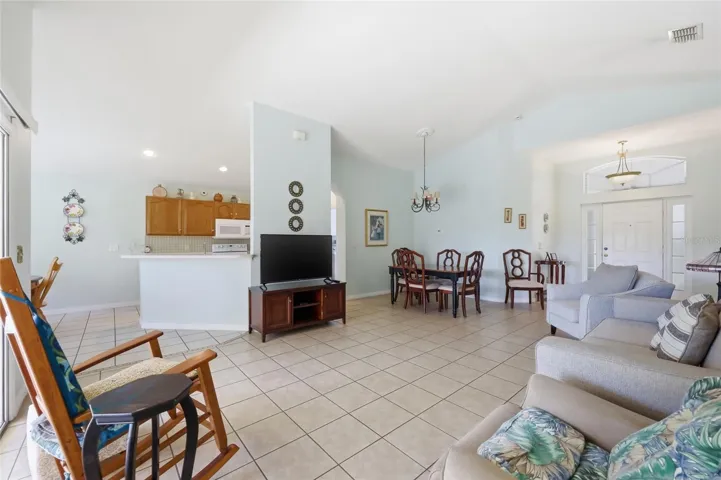 Great Room/Dining Room Combo