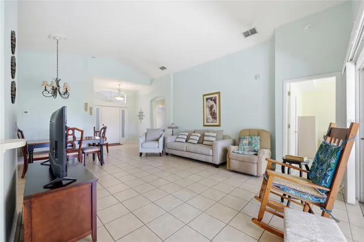 Great Room/Dining Room Combo