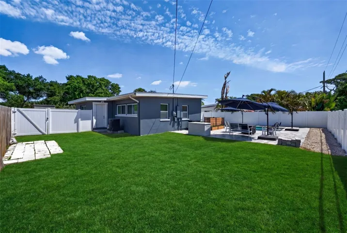 Grass has been virtually enhanced.