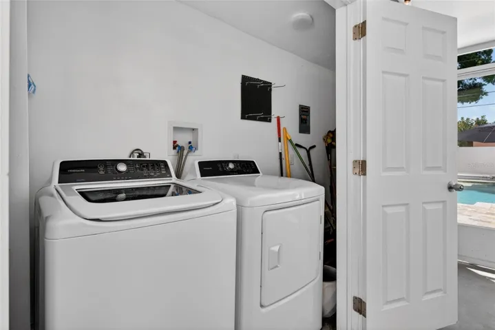 Lanai with Laundry Closet