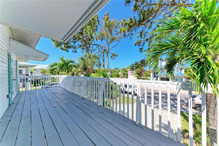 Front Porch-Balcony