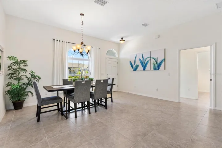 Dining room.