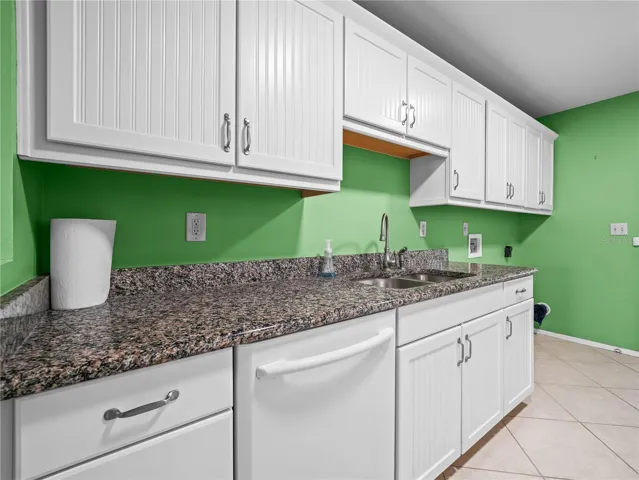 Kitchen Countertop and cabinetry