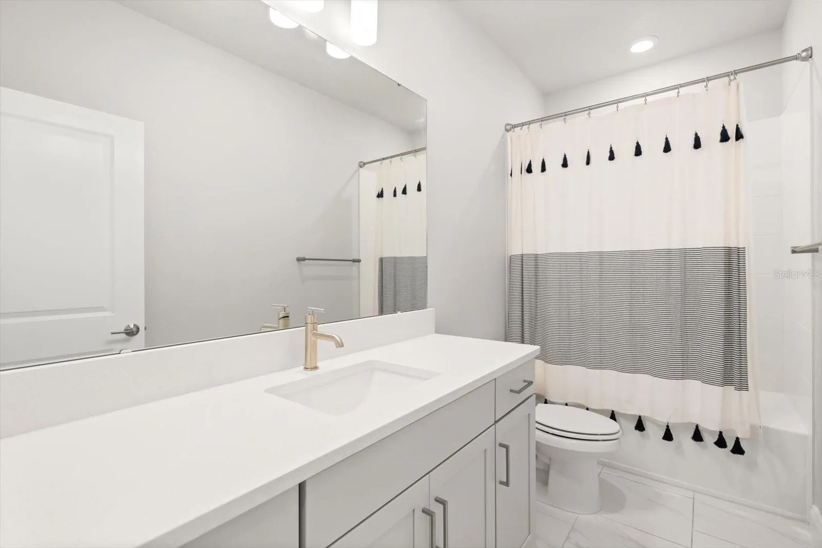 Full Bath 2nd floor