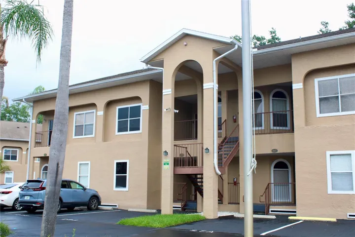 Second Floor 2B/2B spacious apartment