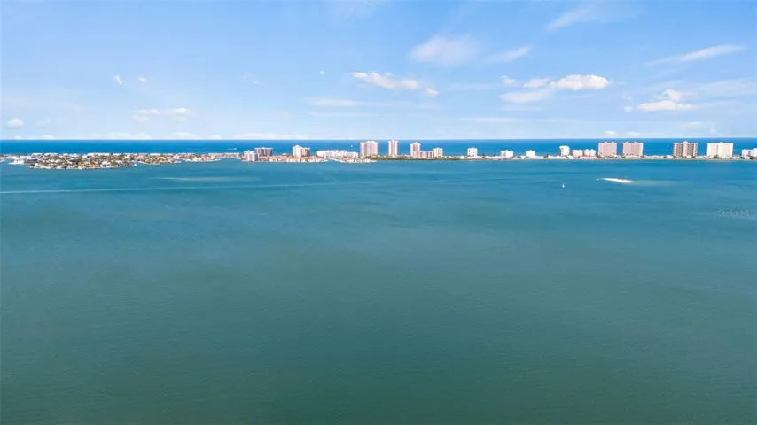 Breathtaking Scenery and World Class Beaches Nearby.