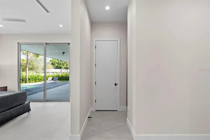 Primary Suite With Full En-suite Bath