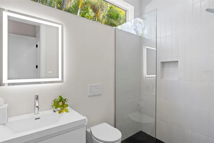 Private Bath for Second Suite