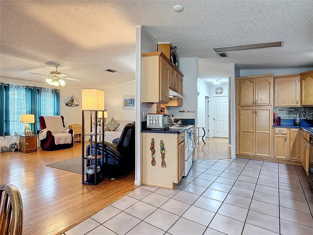 Open plan kitchen / living area