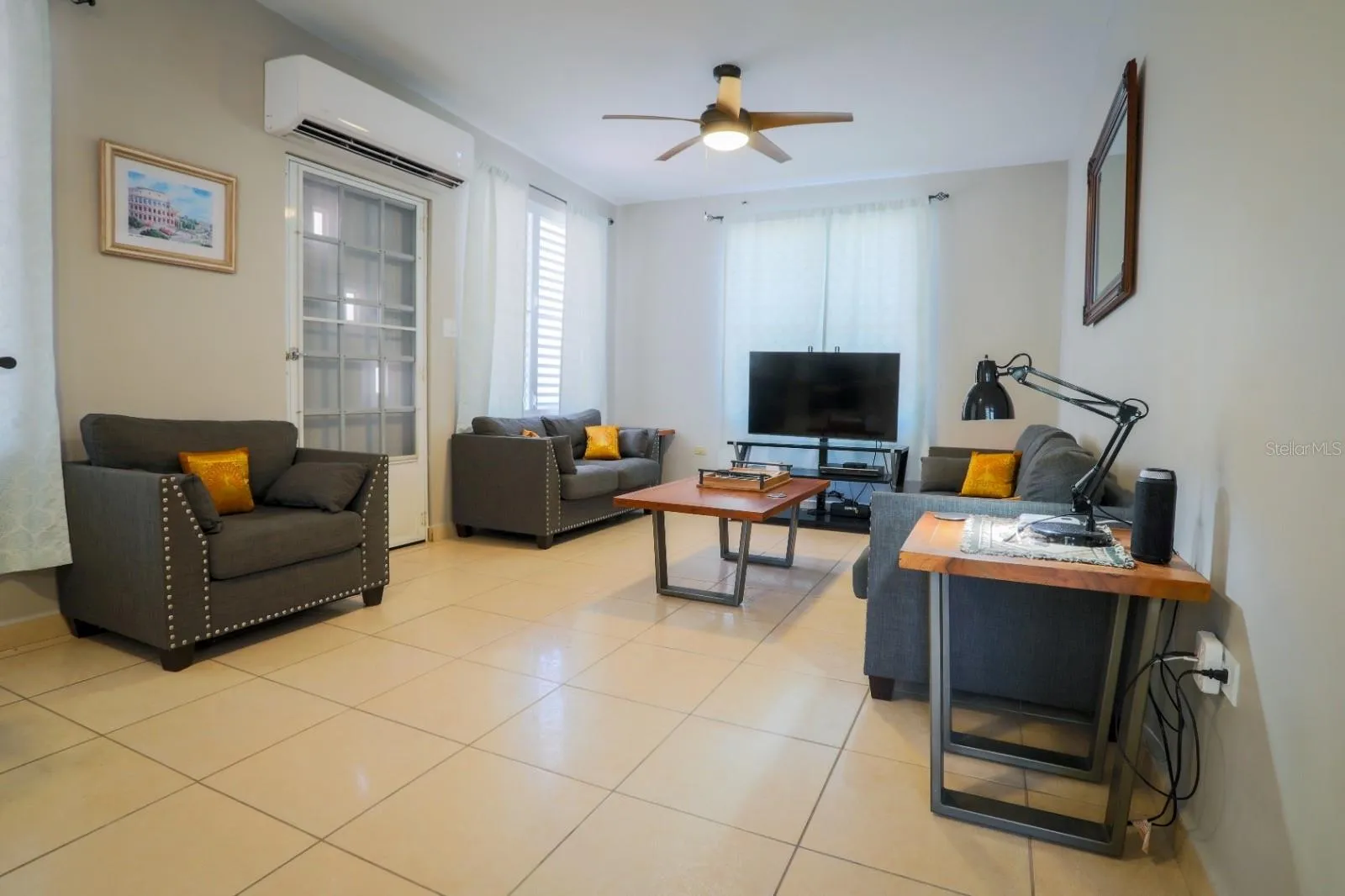 Living room 1