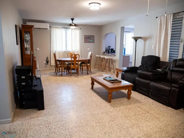 Living/Dining 2