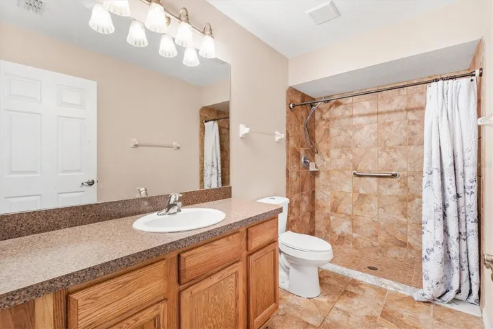 Guest bathroom.
