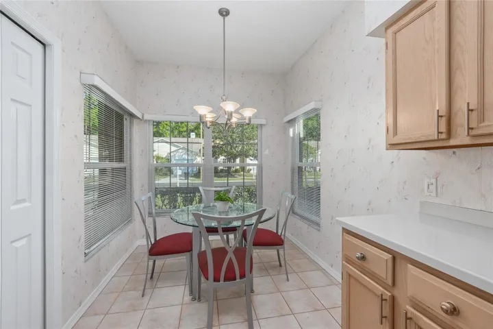 BREAKFAST NOOK