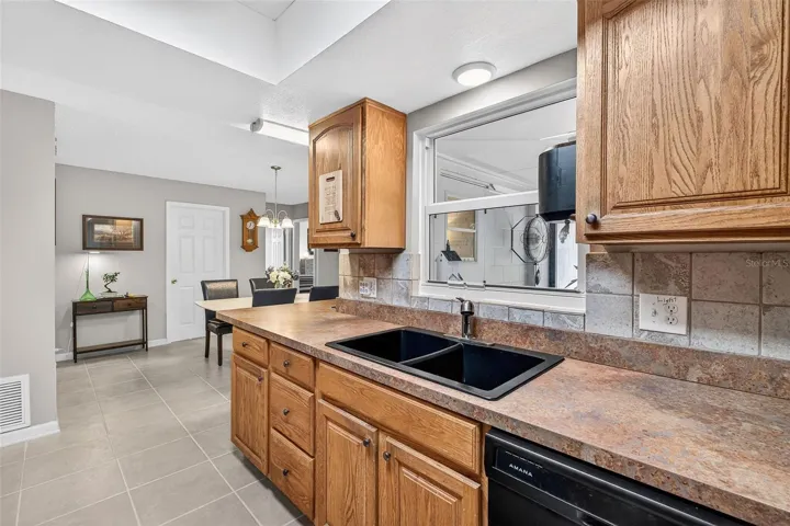Kitchen 9'x8'
