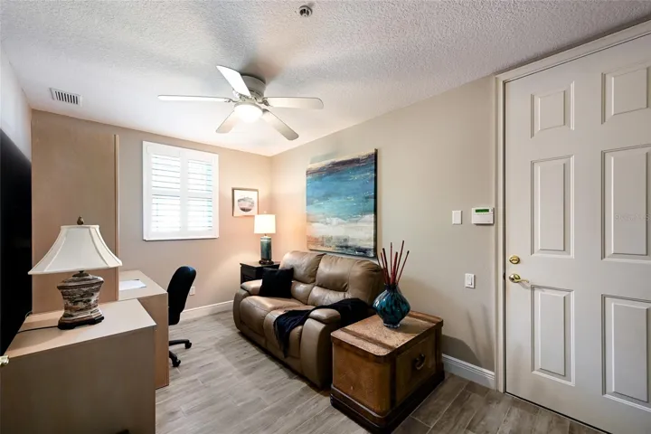 Main level flex space