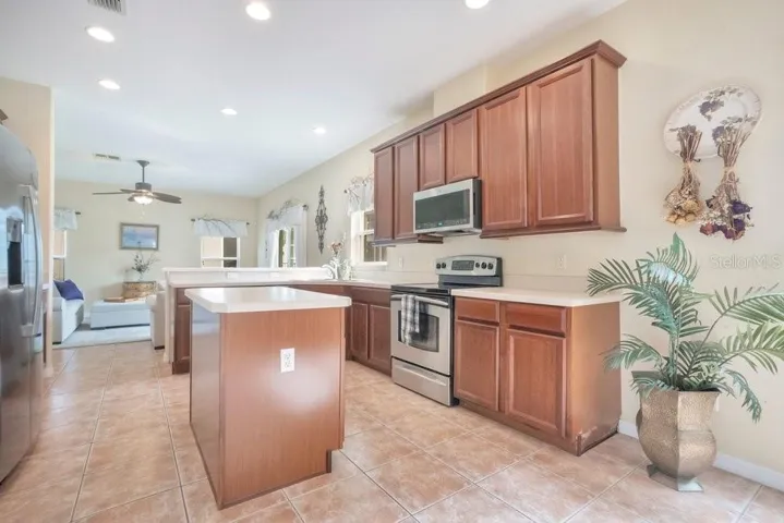 The generous Kitchen layout makes cooking, baking and spending time with loved ones both easy and enjoyable.