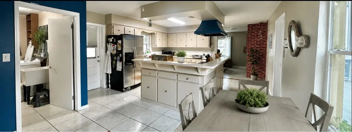 Eat in Kitchen virtually staged