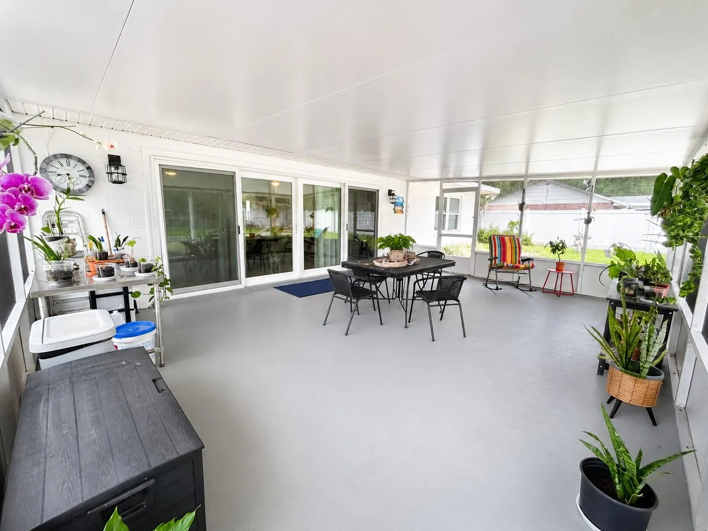 Screen room - virtually staged