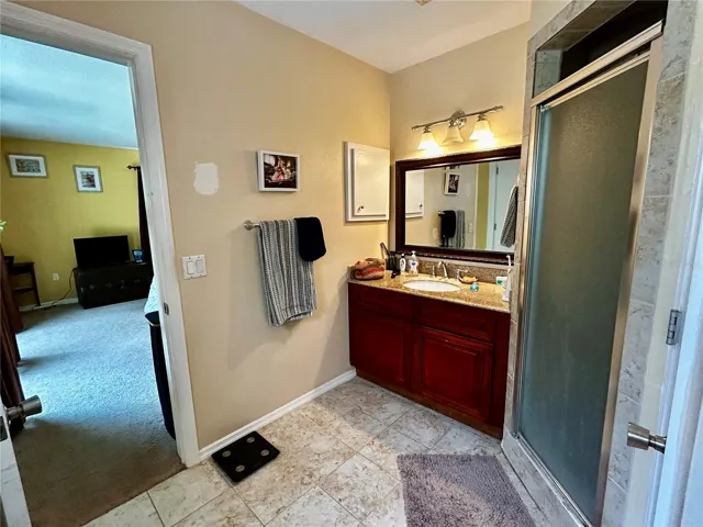 master bath w/outside pool access