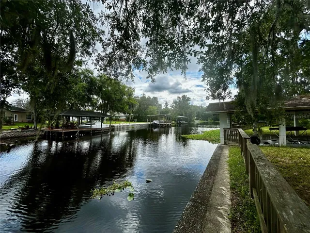 canal -  2 mins. to St John's River