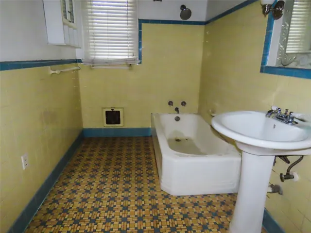 1170