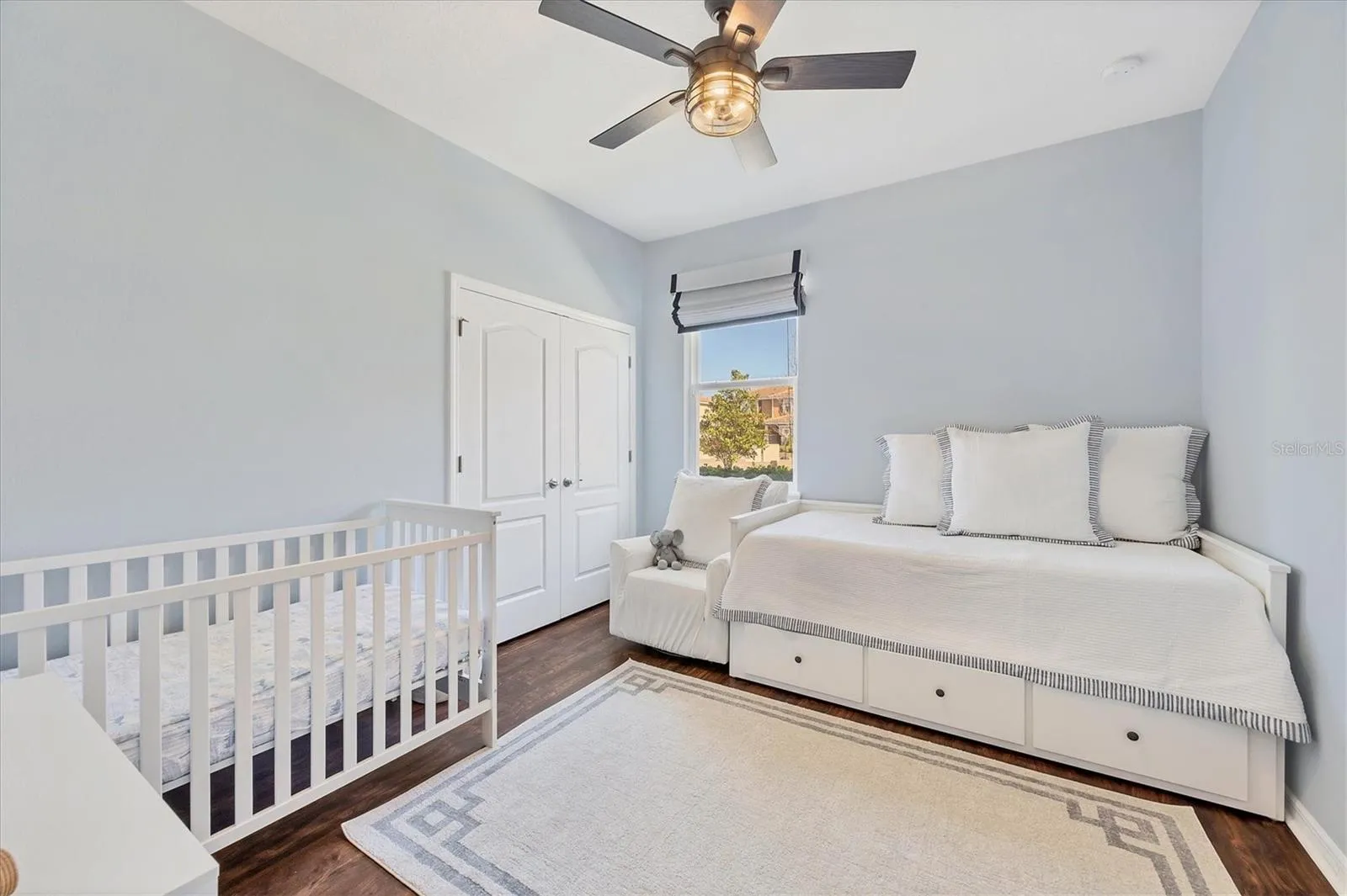 Bright &amp; Inviting 2nd Bedroom