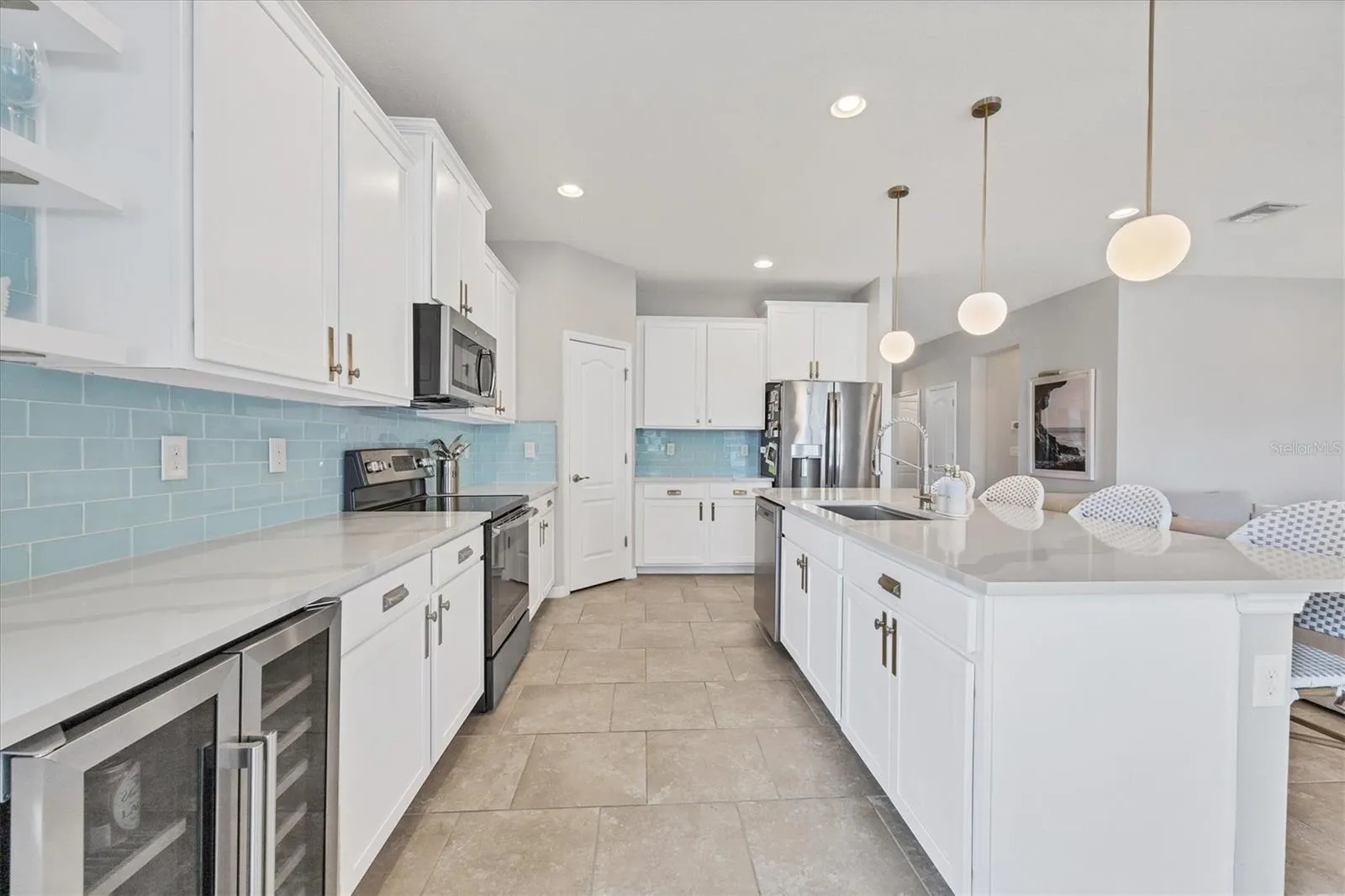 Beautiful Glass Tile Backsplash
