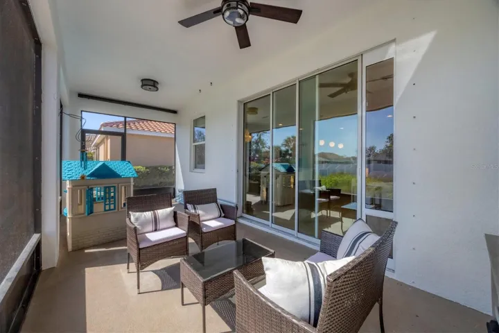 Screen Lanai for Relaxing